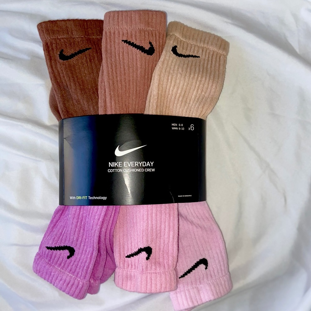 COPY - COPY - NIKE MULTI COLORED SOCKS 6PACK